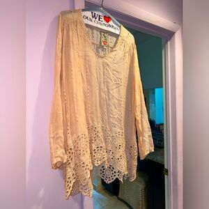 Johnny Was Size L Pink Floral-Cut Blouse🌸